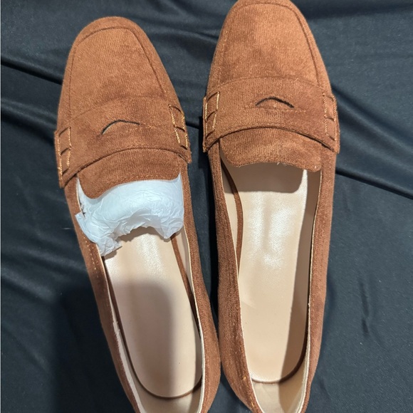 Brown Suede Loafers New Without Box - Picture 3 of 6